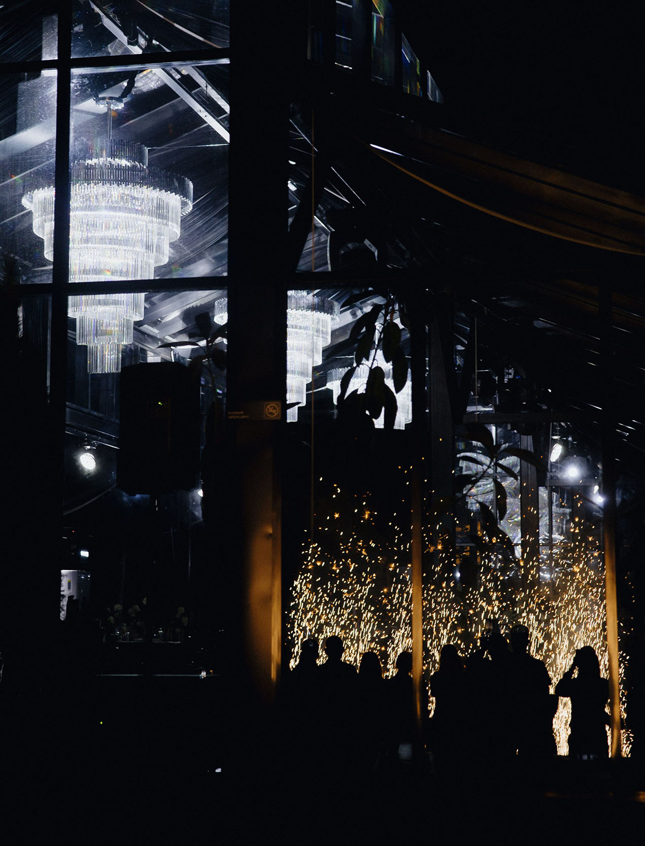 Счастливые люди на мероприятии